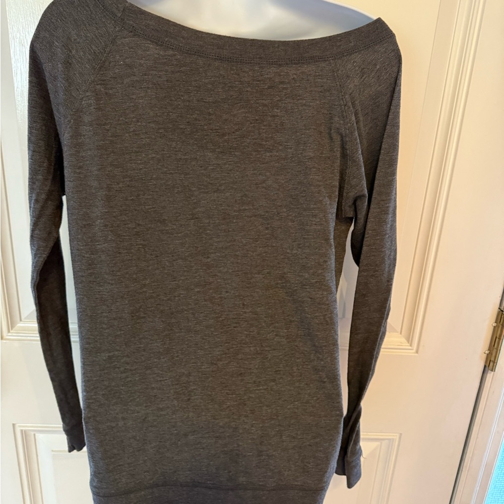 Women’s NBA Chicago Bulls off shoulder shirt Sz M - Picture 3 of 4